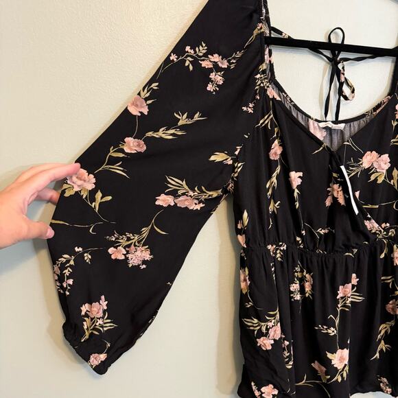 American Eagle Blouse Large Floral Open Back Long Puff Balloon Sleeve Black NWT - Picture 3 of 8